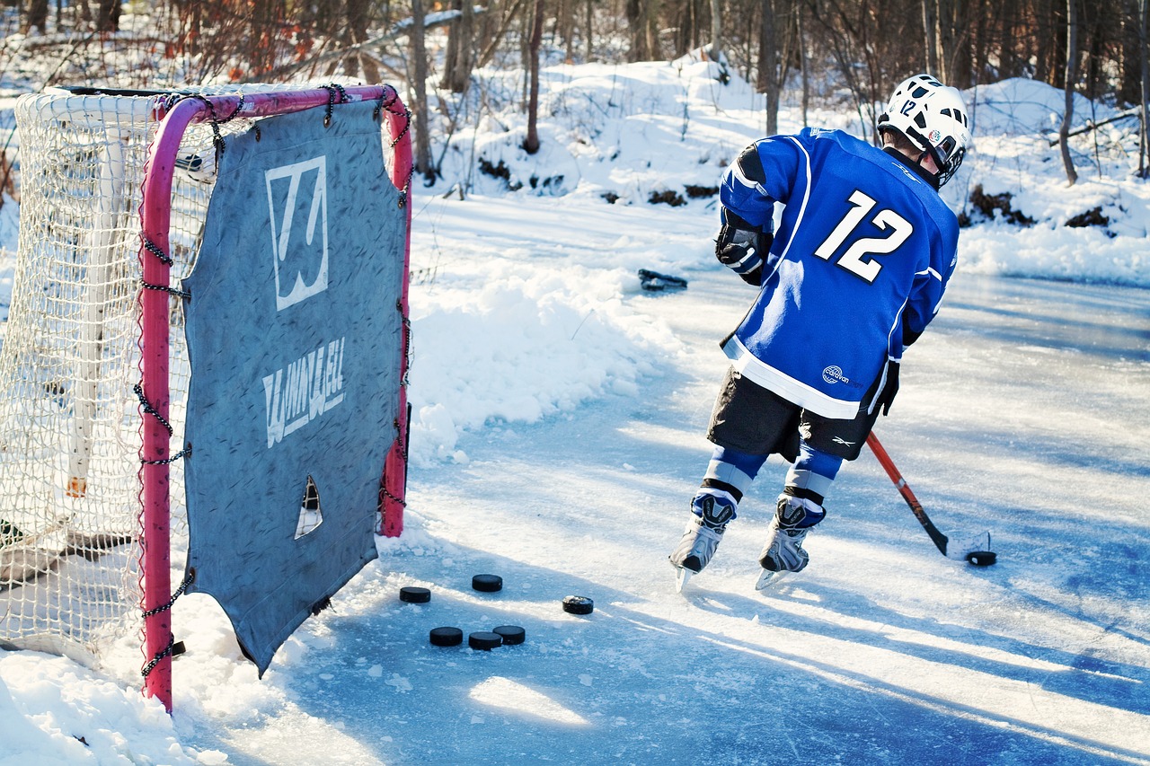 Exploring the Types of Ice Hockey Preseason Camps and Their Benefits